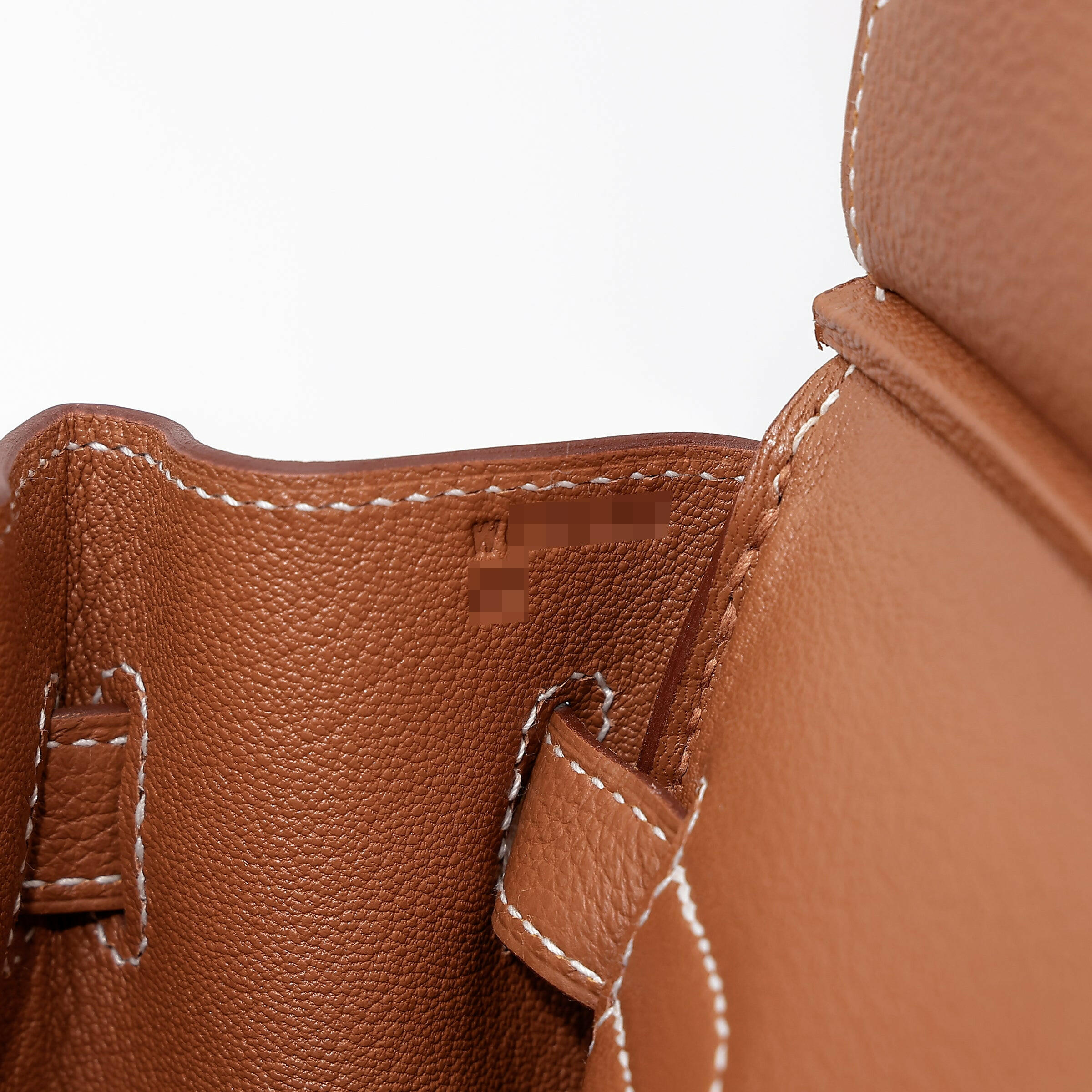 Hermès Birkin 30 Gold.