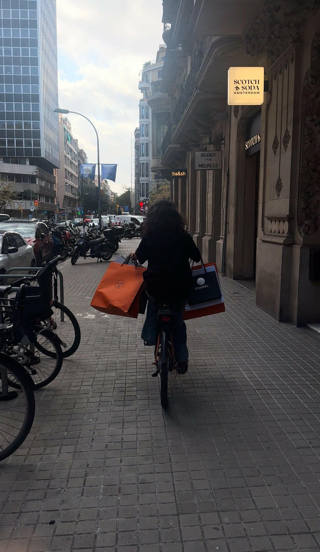 Personal Shopper & Stylist.