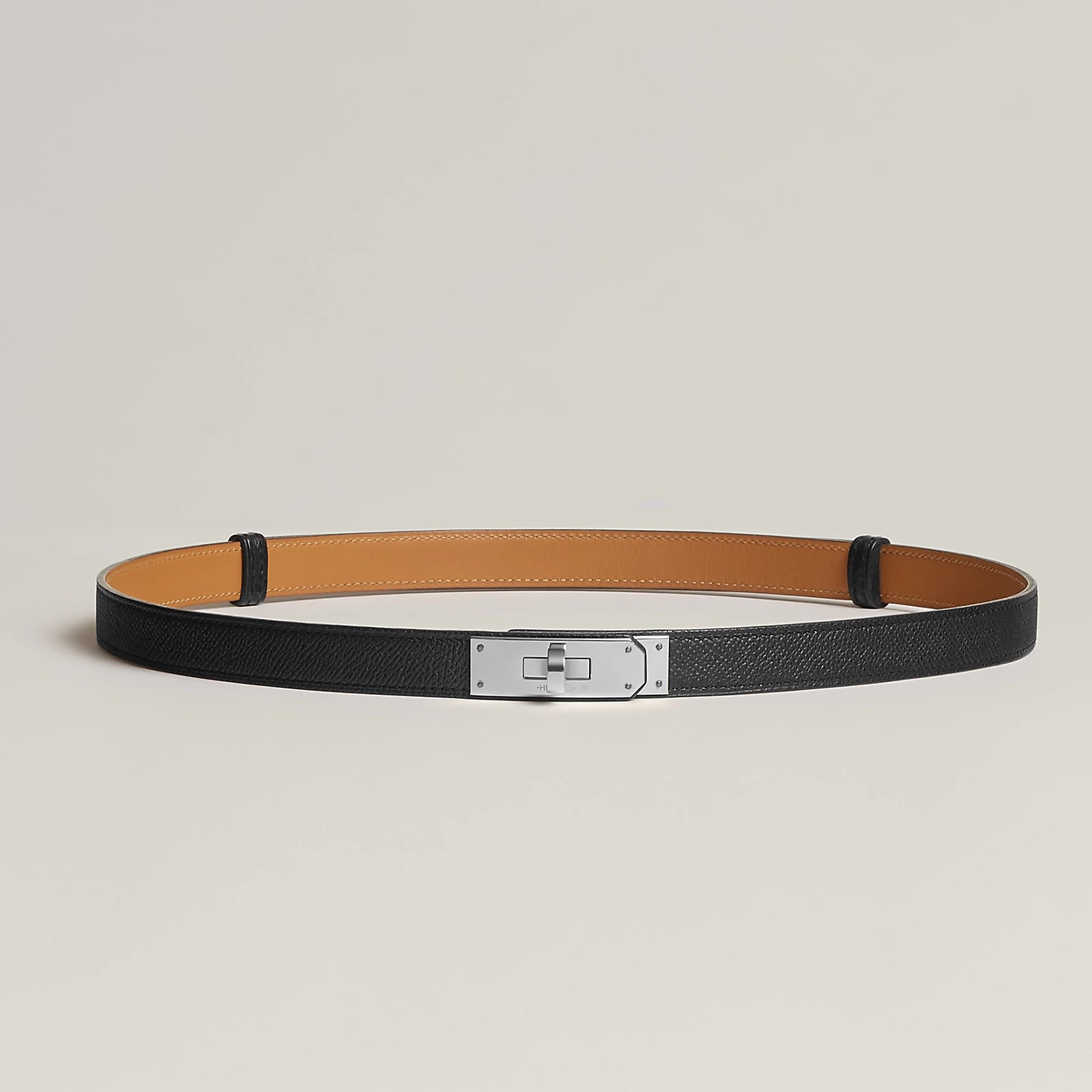 Hermès Kelly belt.