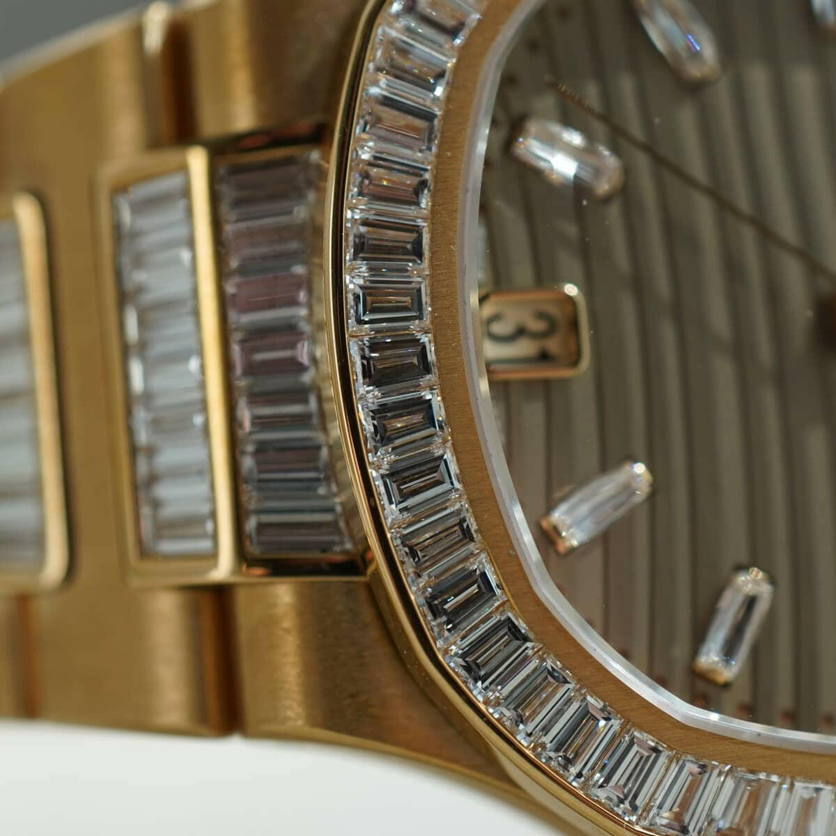 Patek Philippe 7014/1R-001 Ladies Nautilus.
