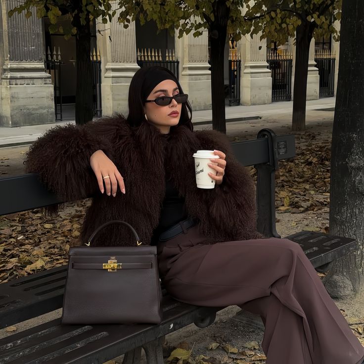 Winter 2025’s “City-Girl It Bag”: The One Luxury Piece Everyone Will Be Carrying